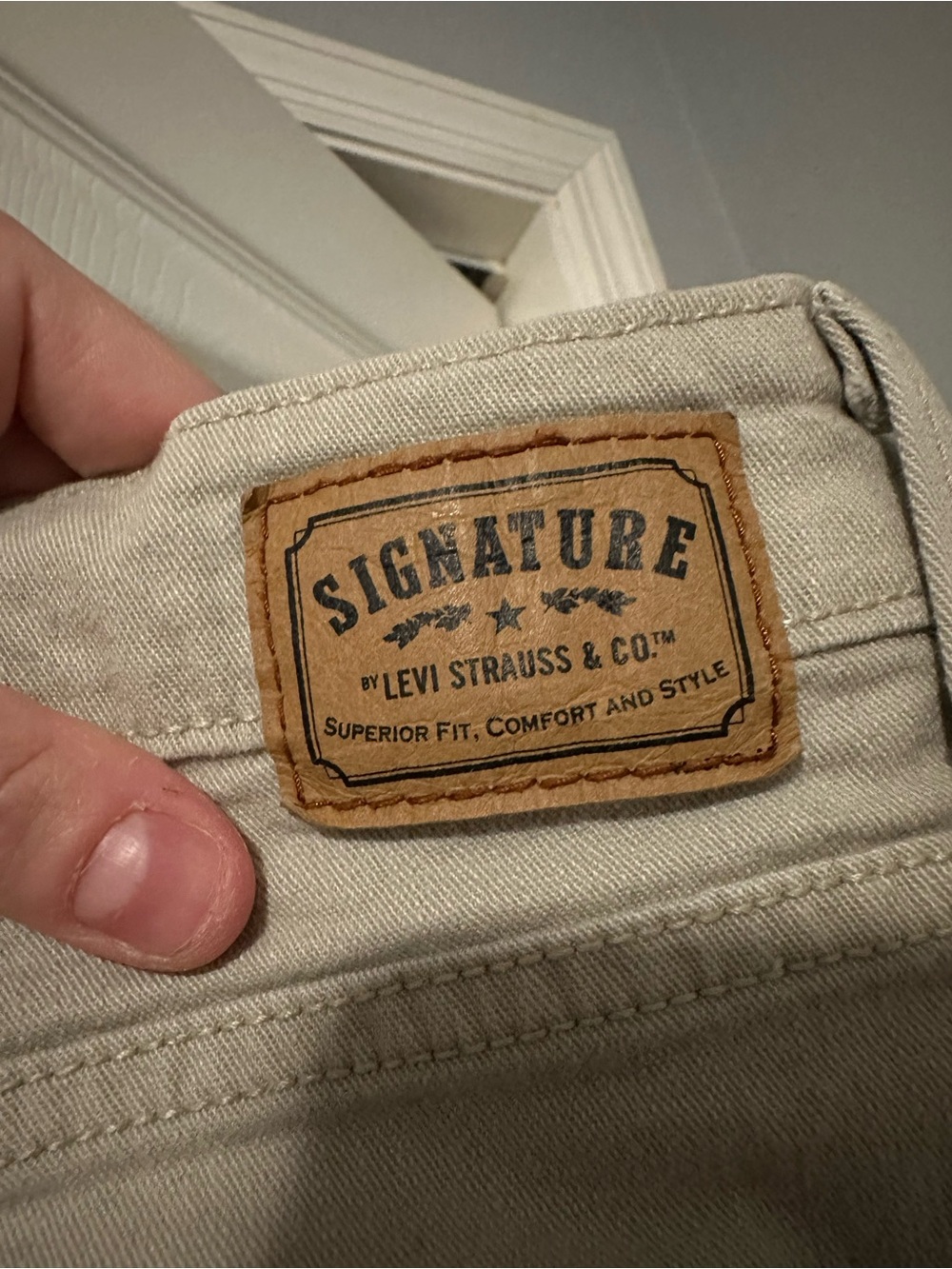 Signature by Levi Strauss Women’s Beige Casual Jeans 8S